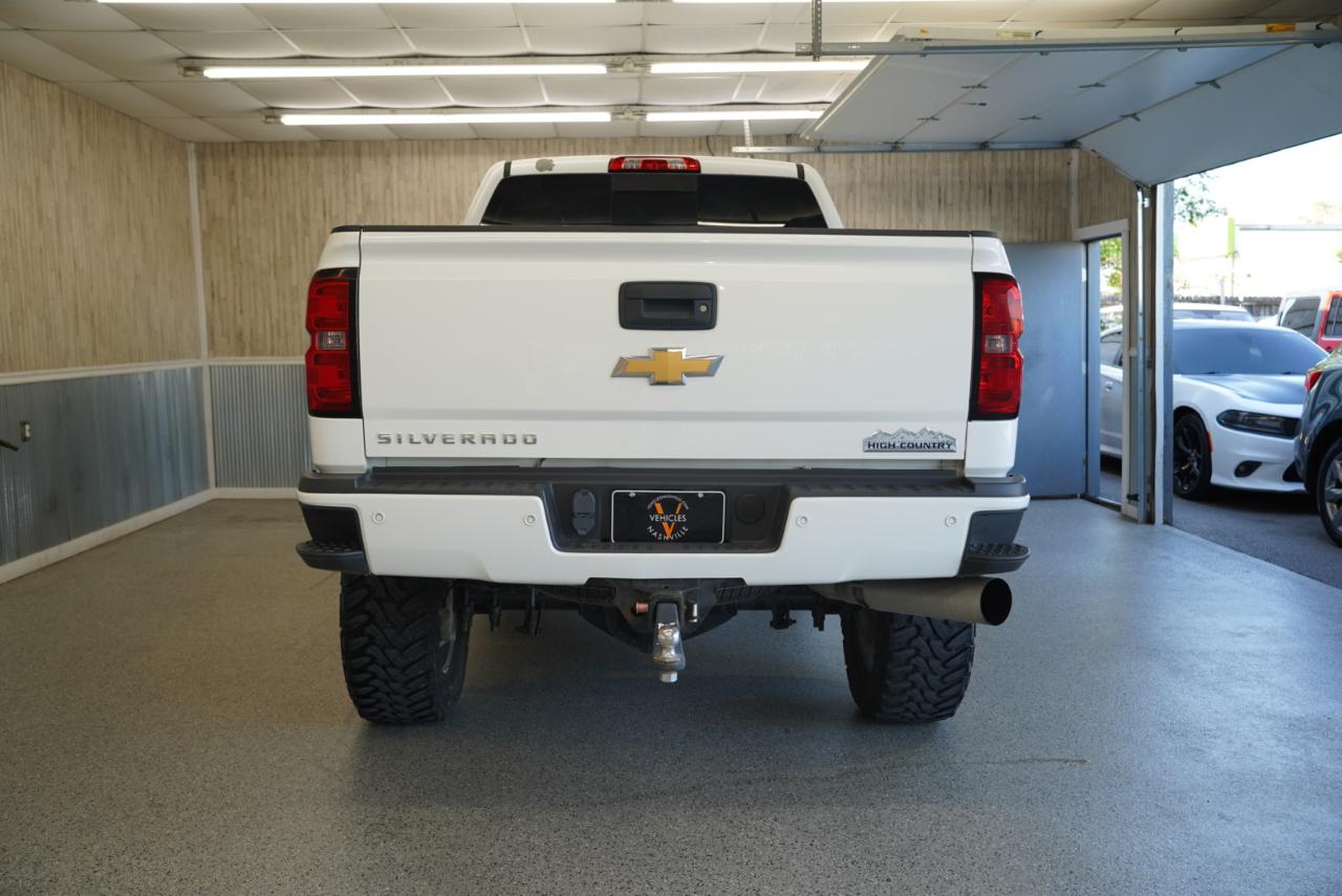 Chevrolet Silverado 2500HD Built After Aug 14 4WD Crew Cab 153.7" High Country 2015