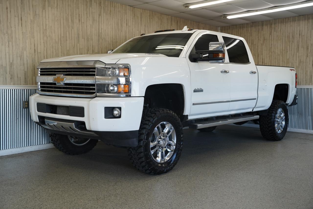 Chevrolet Silverado 2500HD Built After Aug 14 4WD Crew Cab 153.7" High Country 2015