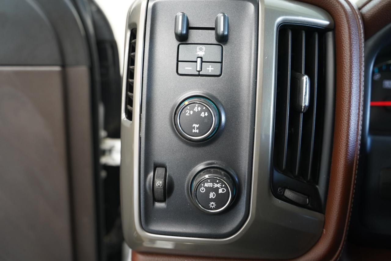 Chevrolet Silverado 2500HD Built After Aug 14 4WD Crew Cab 153.7" High Country 2015