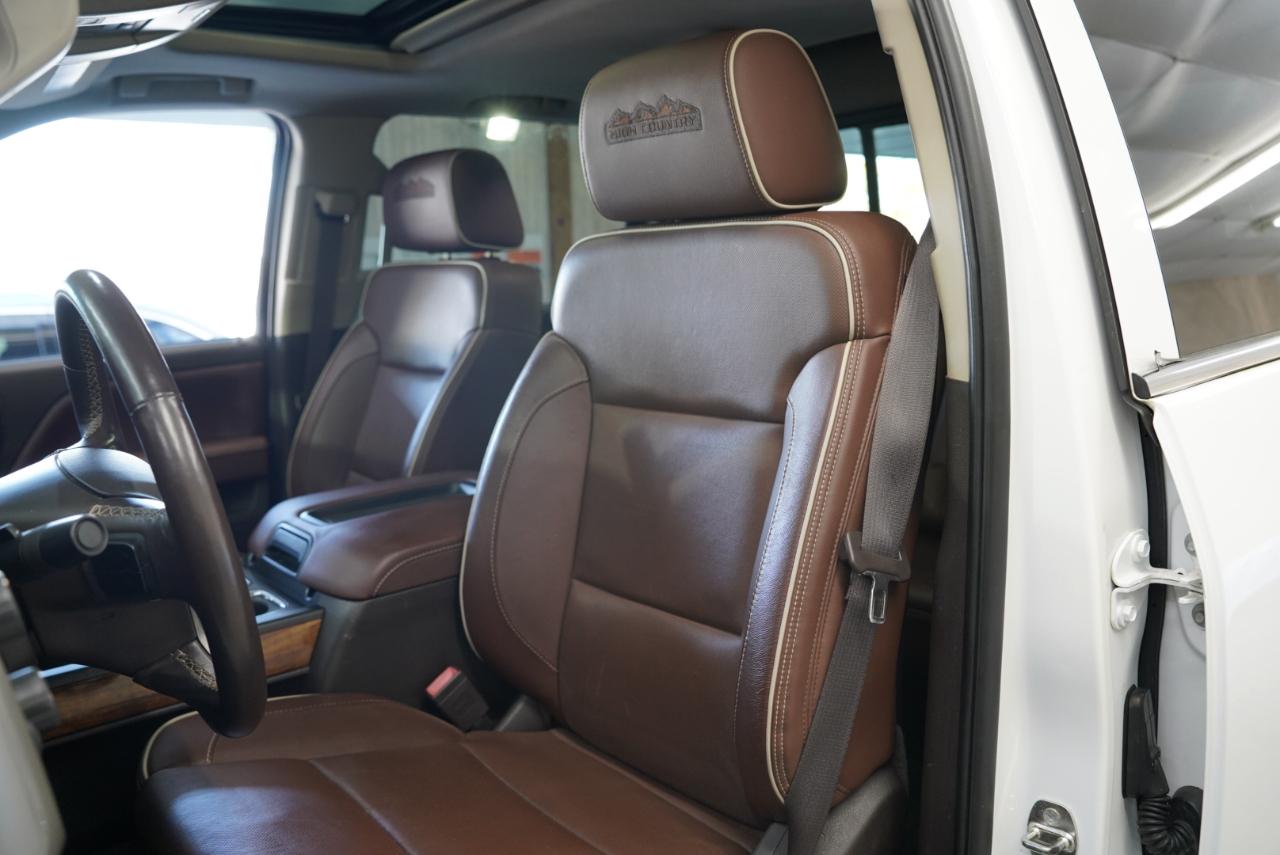 Chevrolet Silverado 2500HD Built After Aug 14 4WD Crew Cab 153.7" High Country 2015