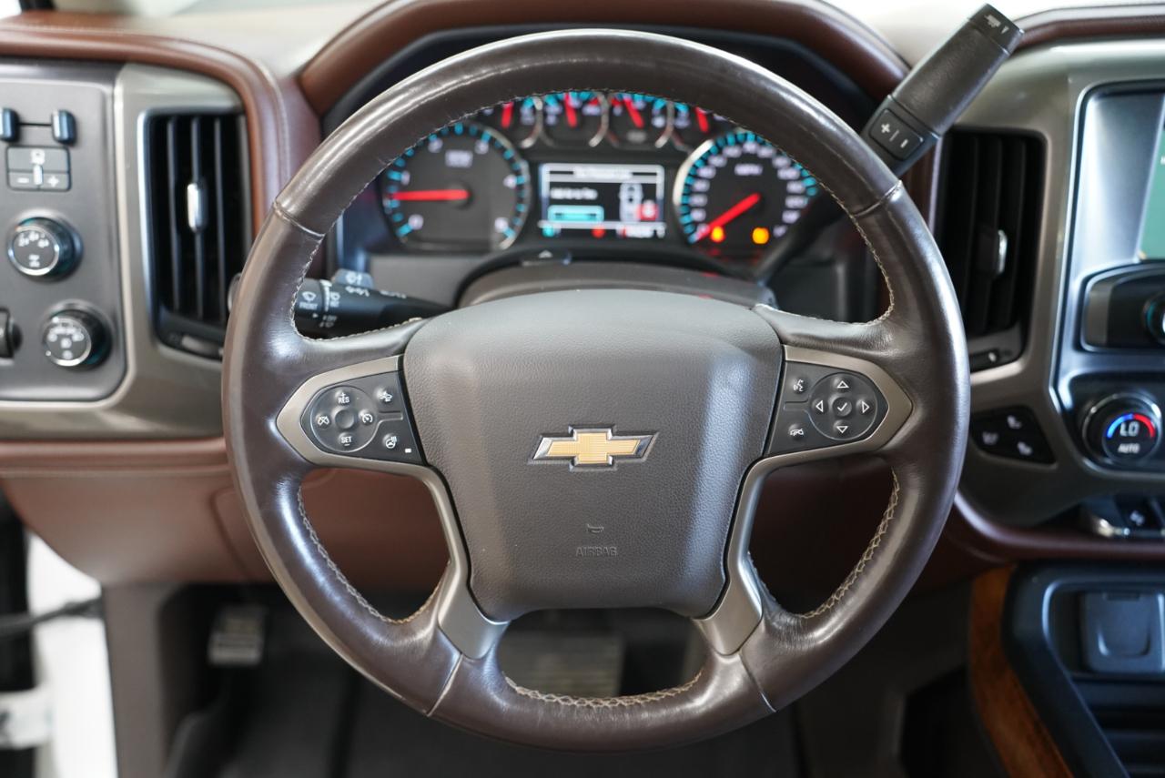 Chevrolet Silverado 2500HD Built After Aug 14 4WD Crew Cab 153.7" High Country 2015