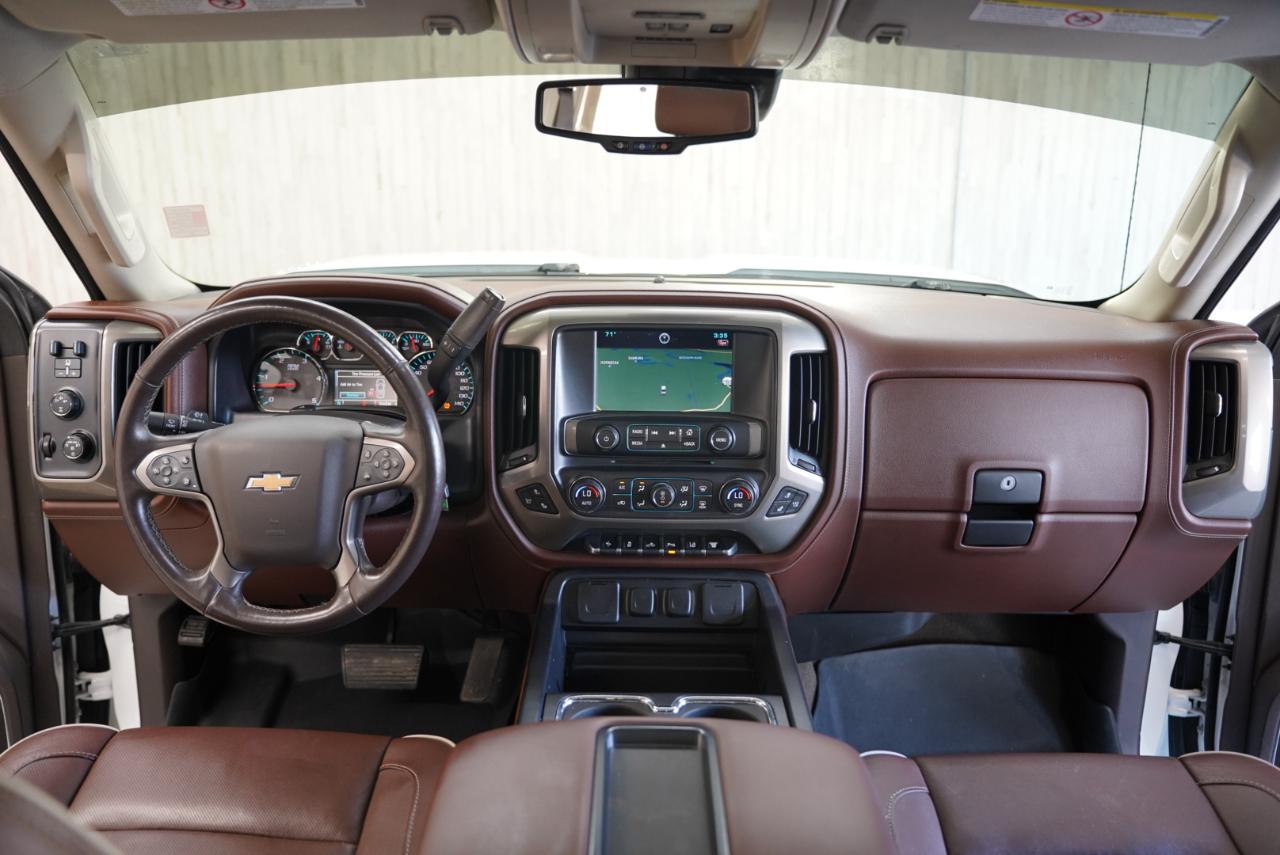 Chevrolet Silverado 2500HD Built After Aug 14 4WD Crew Cab 153.7" High Country 2015