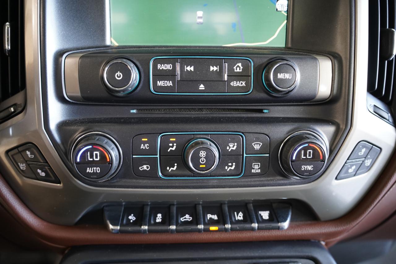 Chevrolet Silverado 2500HD Built After Aug 14 4WD Crew Cab 153.7" High Country 2015