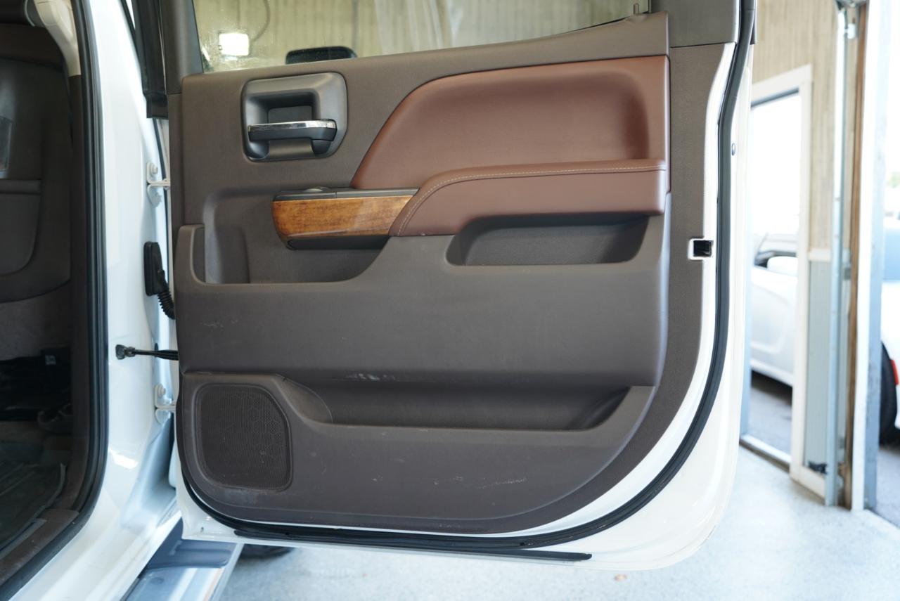 Chevrolet Silverado 2500HD Built After Aug 14 4WD Crew Cab 153.7" High Country 2015