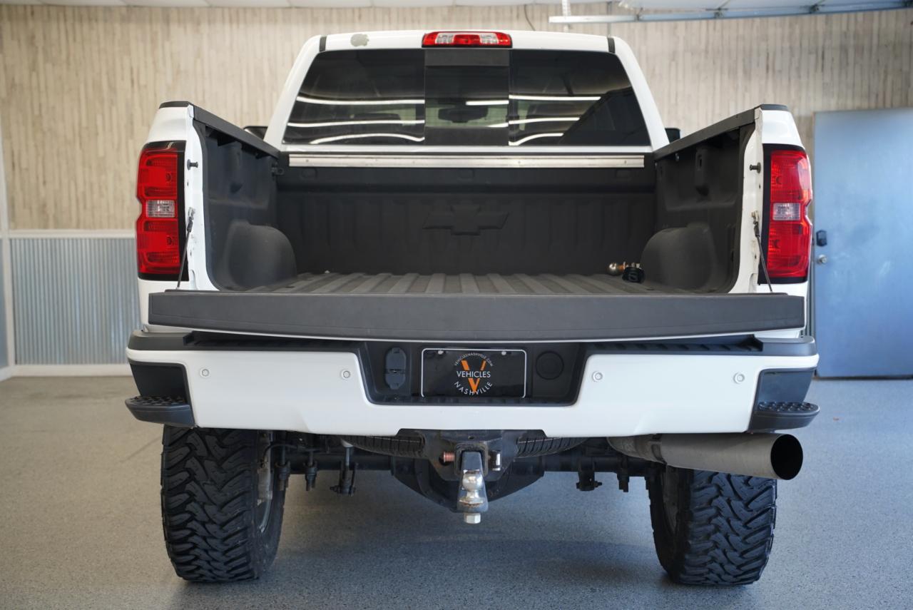 Chevrolet Silverado 2500HD Built After Aug 14 4WD Crew Cab 153.7" High Country 2015
