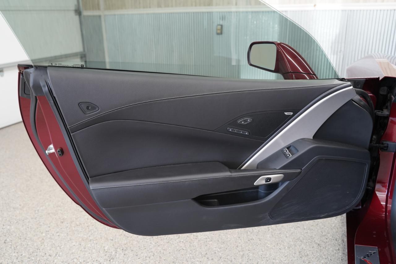 Chevrolet Corvette 2dr Stingray Cpe w/2LT 2017