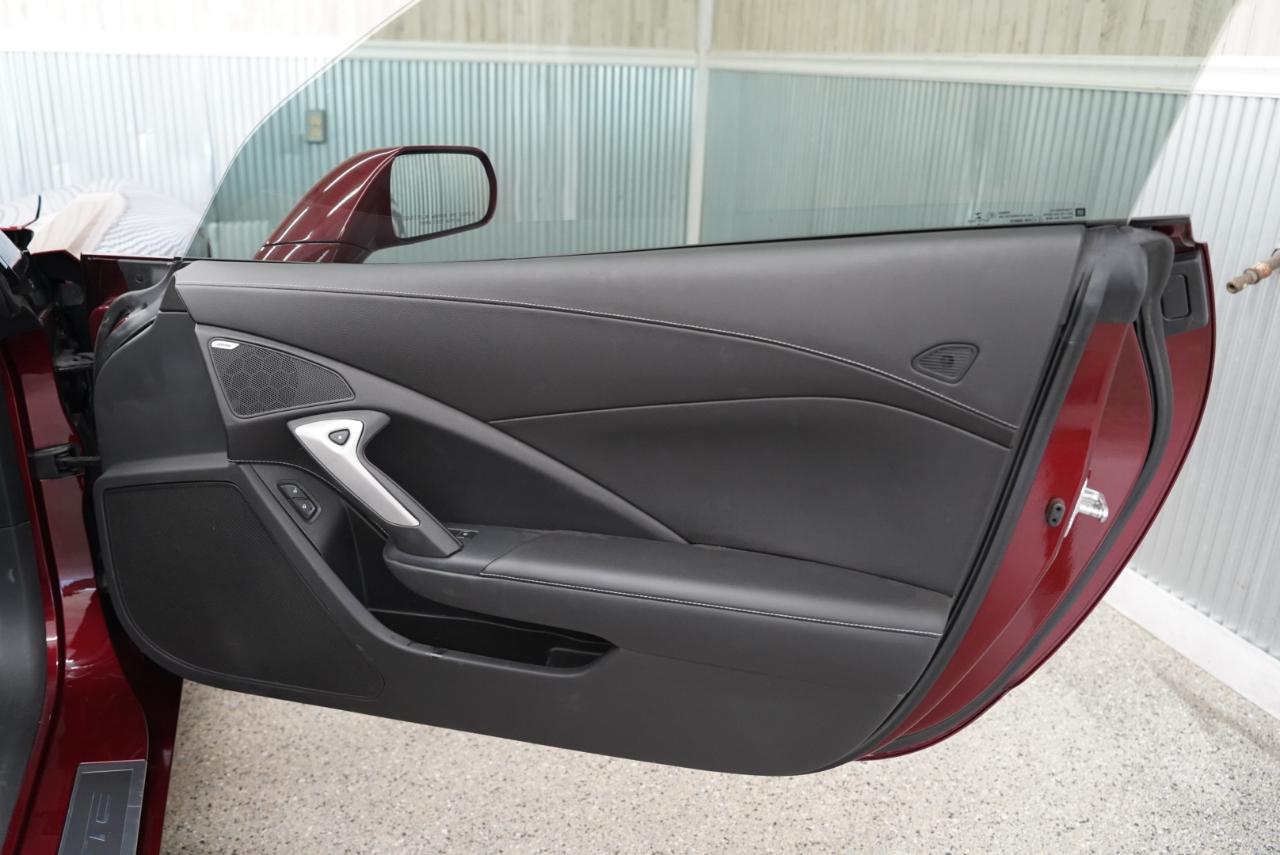 Chevrolet Corvette 2dr Stingray Cpe w/2LT 2017