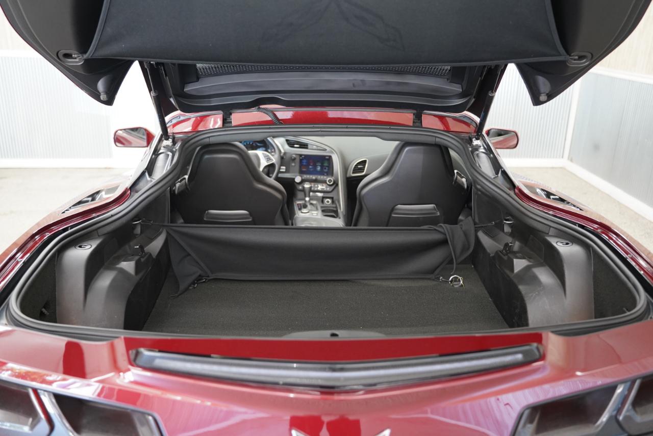 Chevrolet Corvette 2dr Stingray Cpe w/2LT 2017