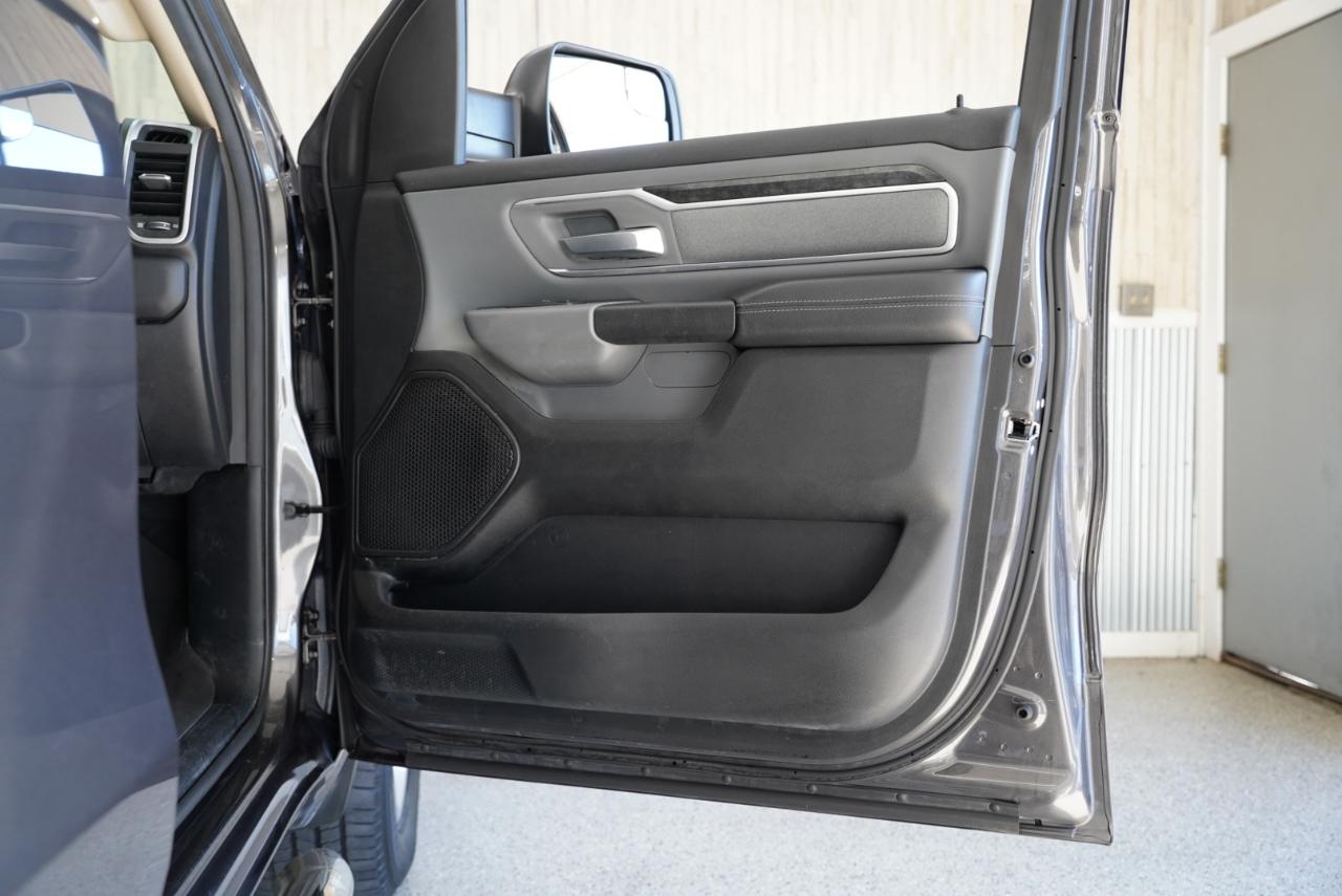 RAM 1500 Big Horn 4x4 Quad Cab 6'4" Box 2020