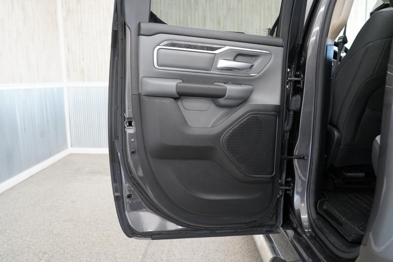 RAM 1500 Big Horn 4x4 Quad Cab 6'4" Box 2020