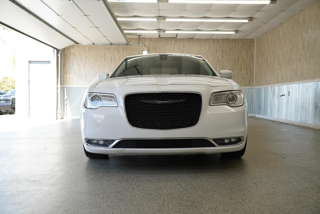 Chrysler 300 Touring L RWD 2018