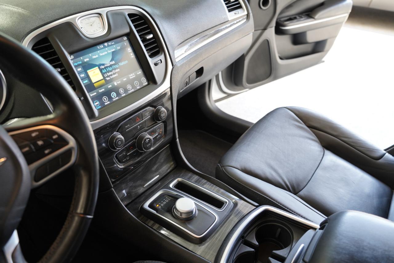 Chrysler 300 Touring L RWD 2018