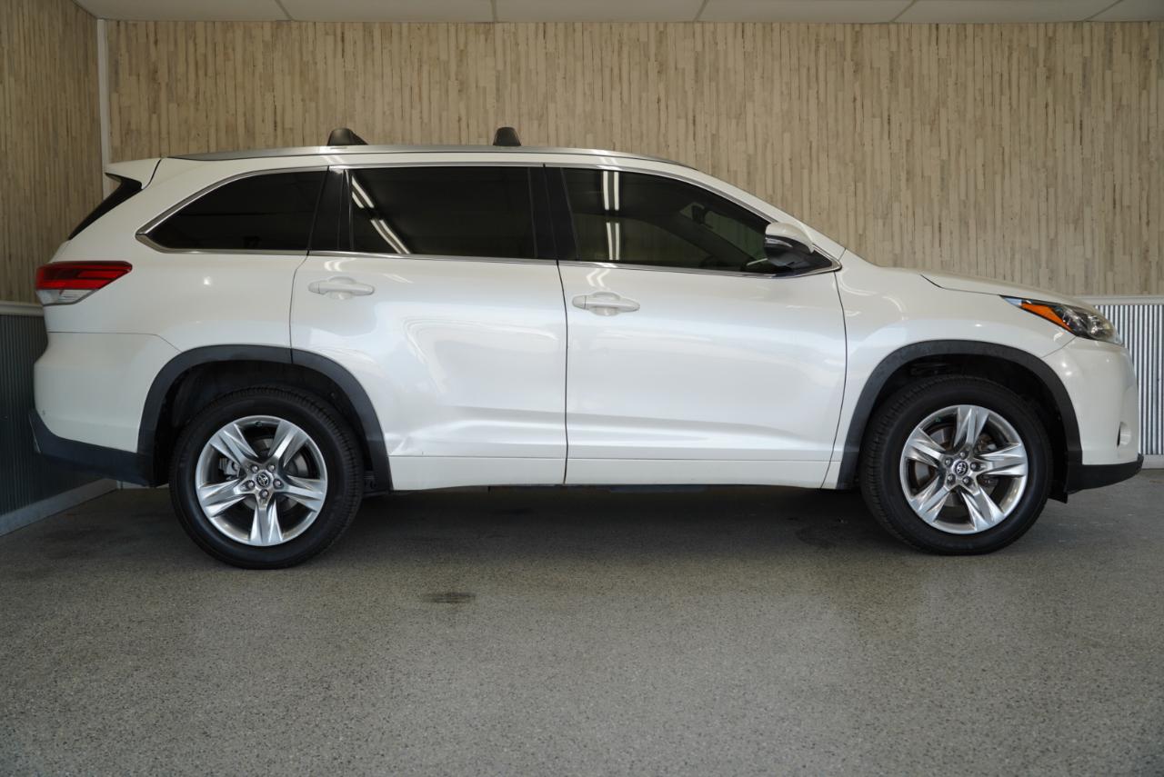 Toyota Highlander Limited V6 FWD (Natl) 2017