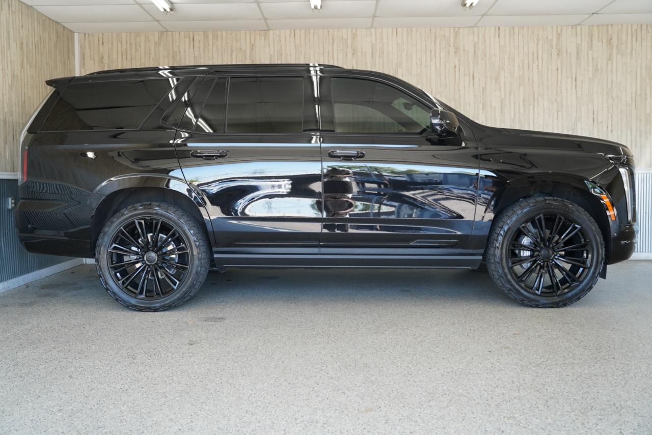 Cadillac Escalade 4WD 4dr Sport 2025