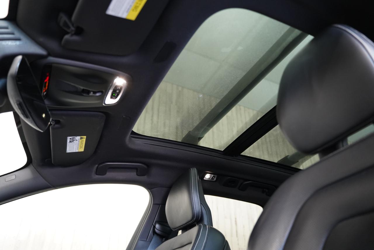 Volvo XC60 T8 eAWD Plug-In Hybrid R-Design 2018