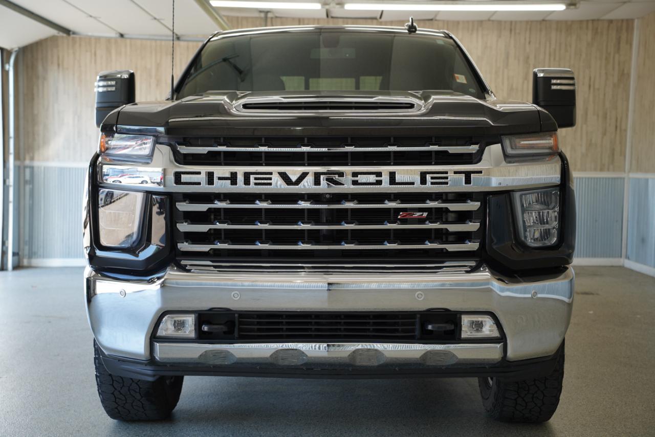 Chevrolet Silverado photo 3