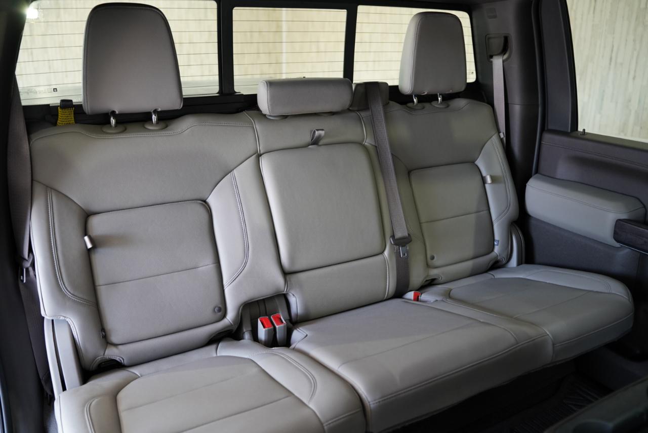 Chevrolet Silverado photo 33