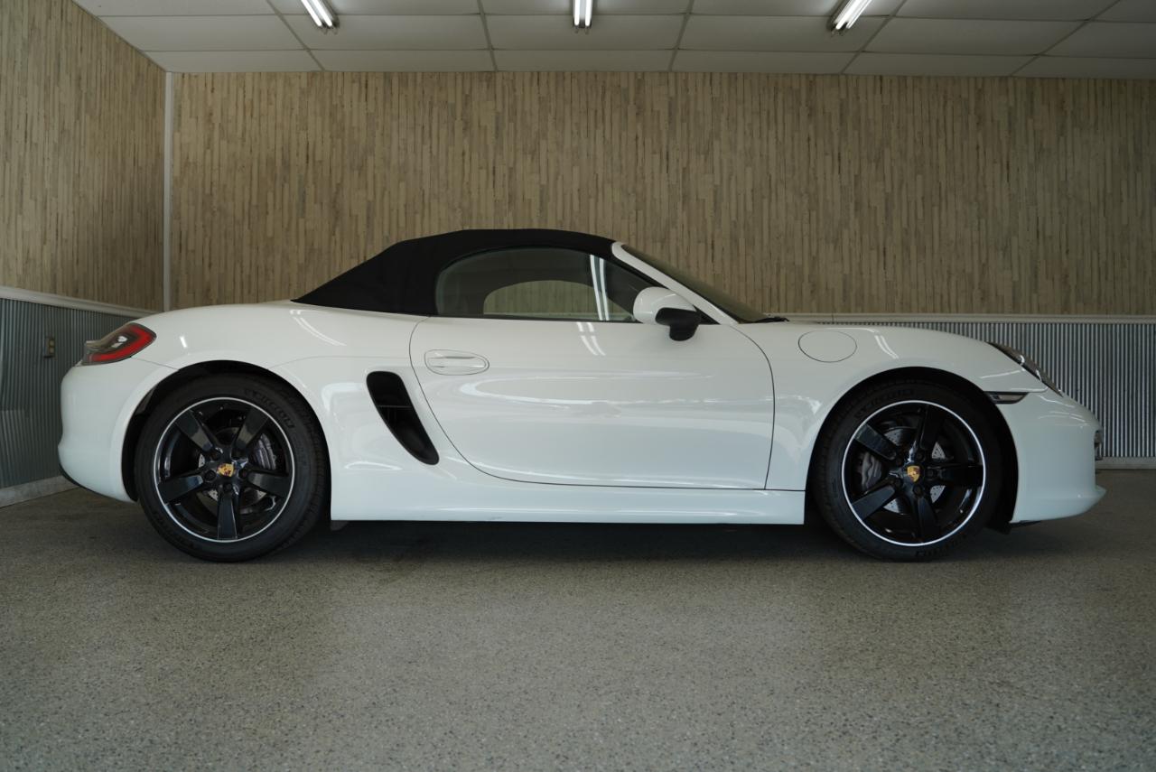 Porsche Boxster 2dr Roadster 2016