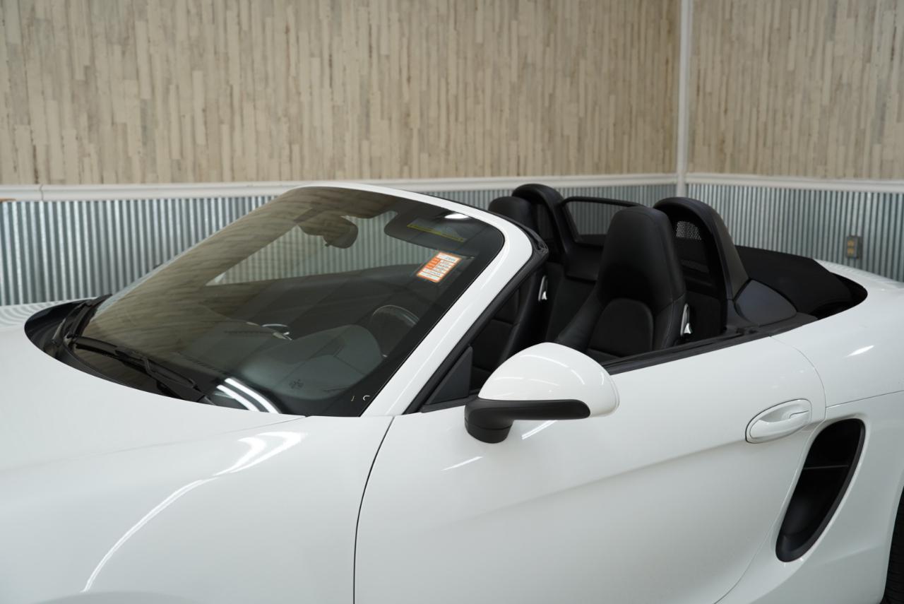 Porsche Boxster 2dr Roadster 2016
