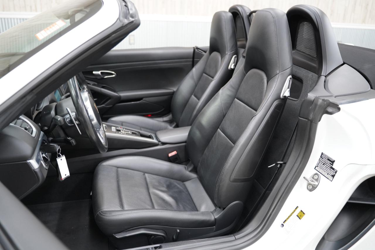 Porsche Boxster 2dr Roadster 2016