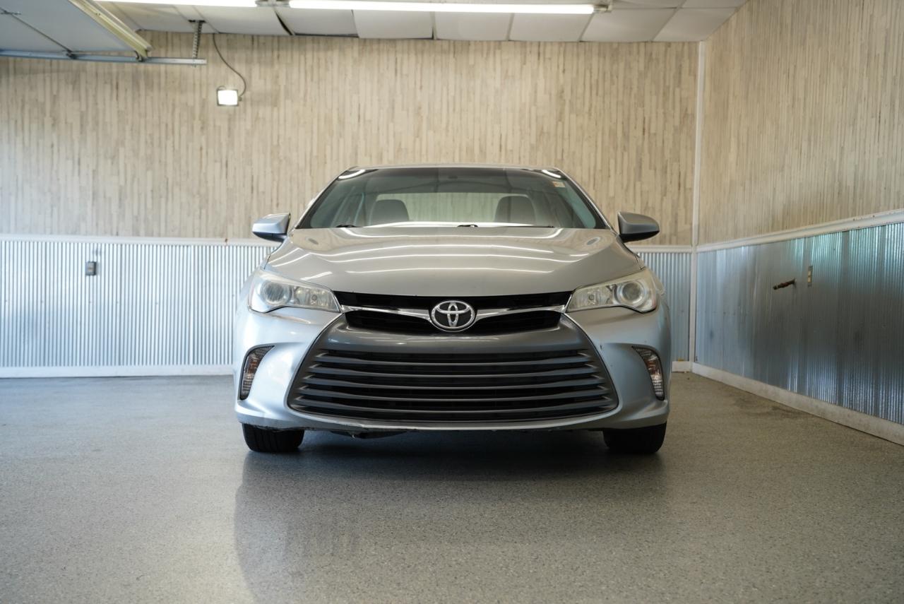 Toyota Camry LE Auto (Natl) 2017