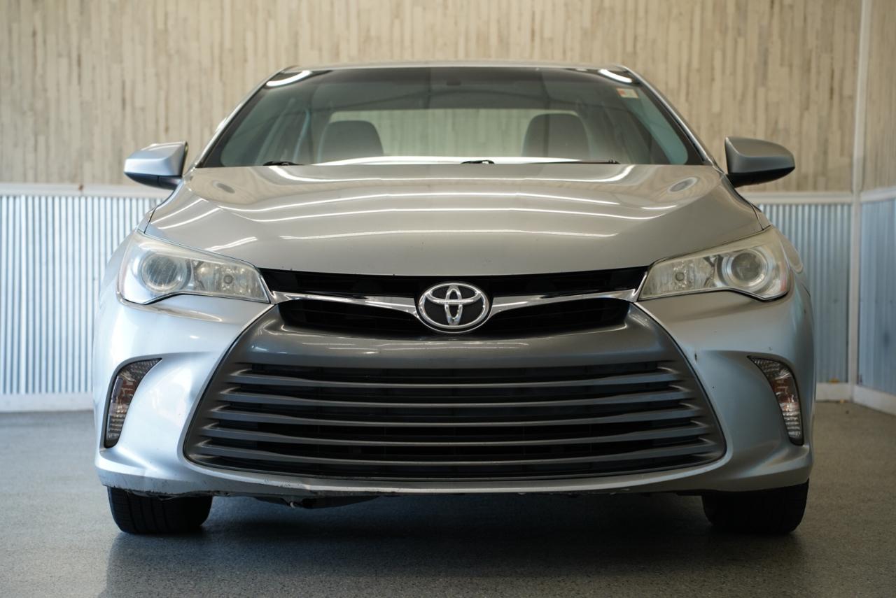 Toyota Camry LE Auto (Natl) 2017