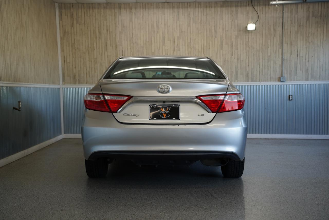 Toyota Camry LE Auto (Natl) 2017