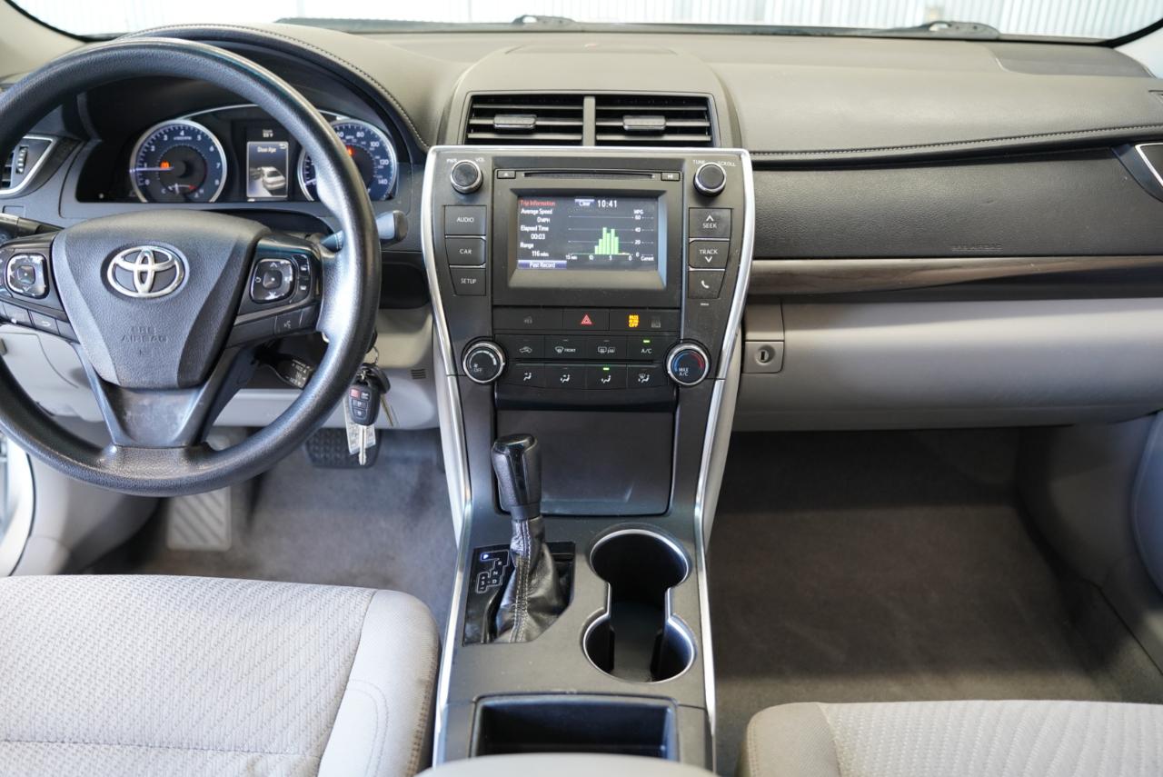 Toyota Camry LE Auto (Natl) 2017