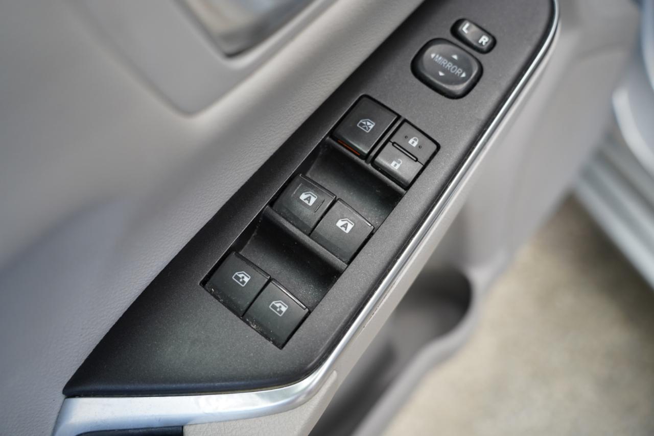 Toyota Camry LE Auto (Natl) 2017