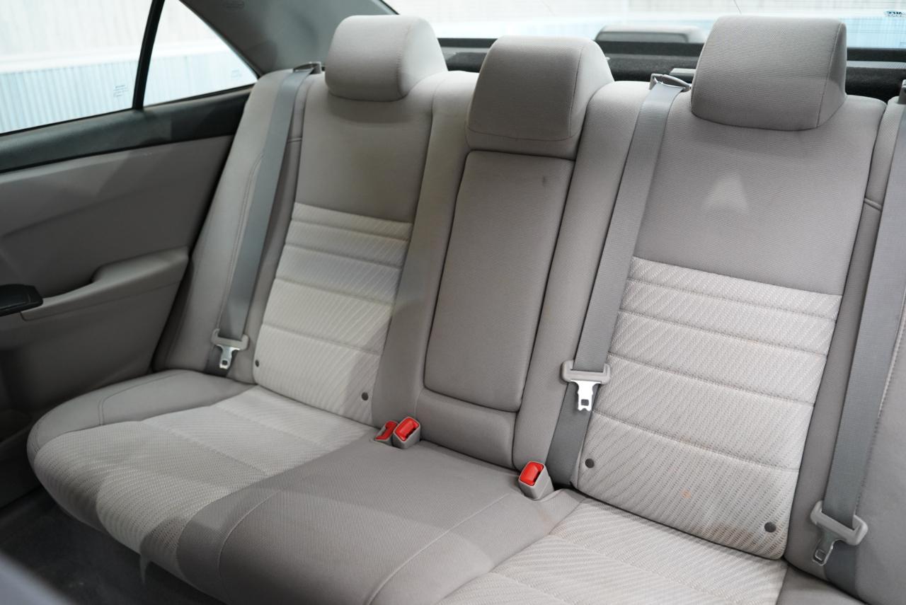 Toyota Camry LE Auto (Natl) 2017