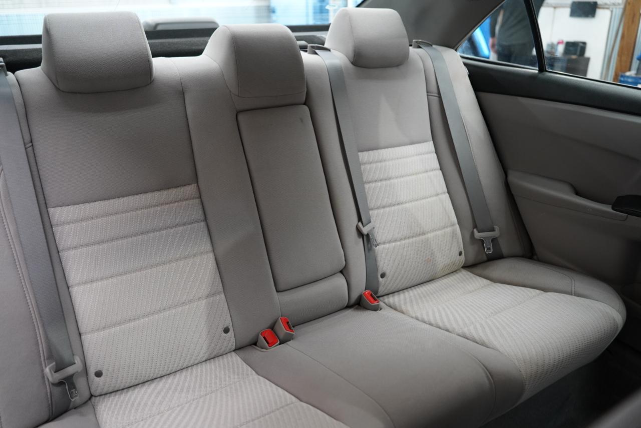Toyota Camry LE Auto (Natl) 2017