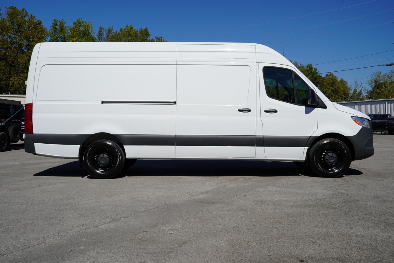 Mercedes-Benz Sprinter Cargo Van 2500 High Roof I4 Diesel 170" RWD 2025