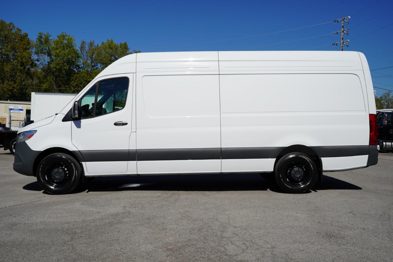 Mercedes-Benz Sprinter Cargo Van 2500 High Roof I4 Diesel 170" RWD 2025