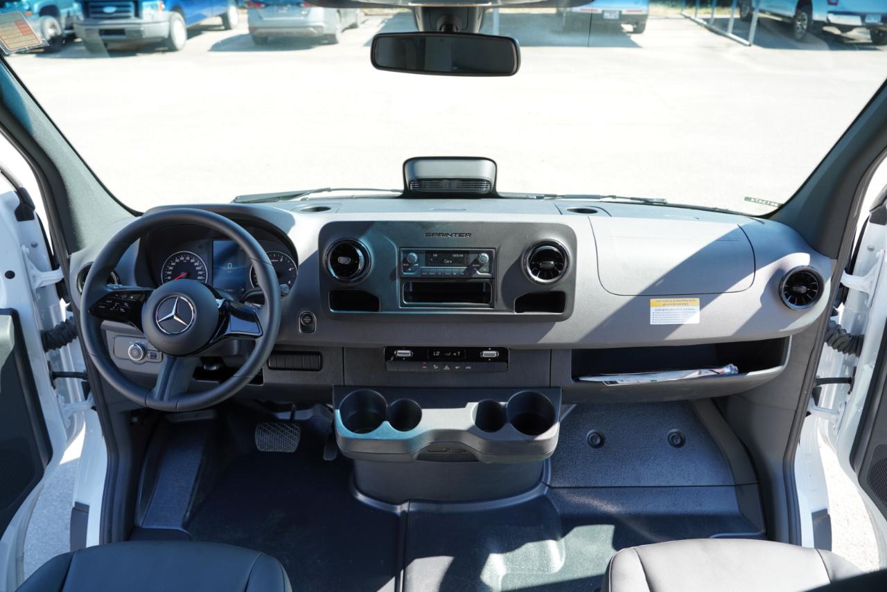 Mercedes-Benz Sprinter Cargo Van 2500 High Roof I4 Diesel 170" RWD 2025