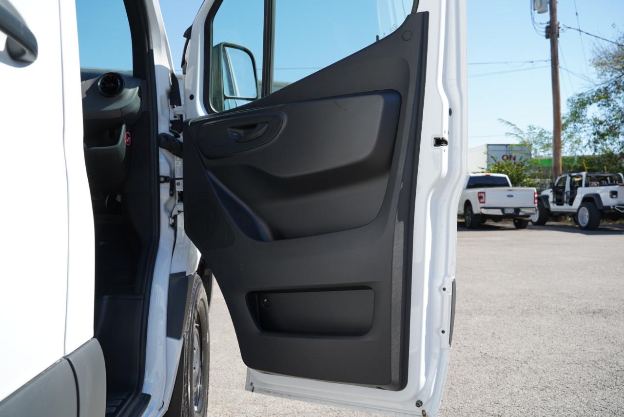 Mercedes-Benz Sprinter Cargo Van 2500 High Roof I4 Diesel 170" RWD 2025