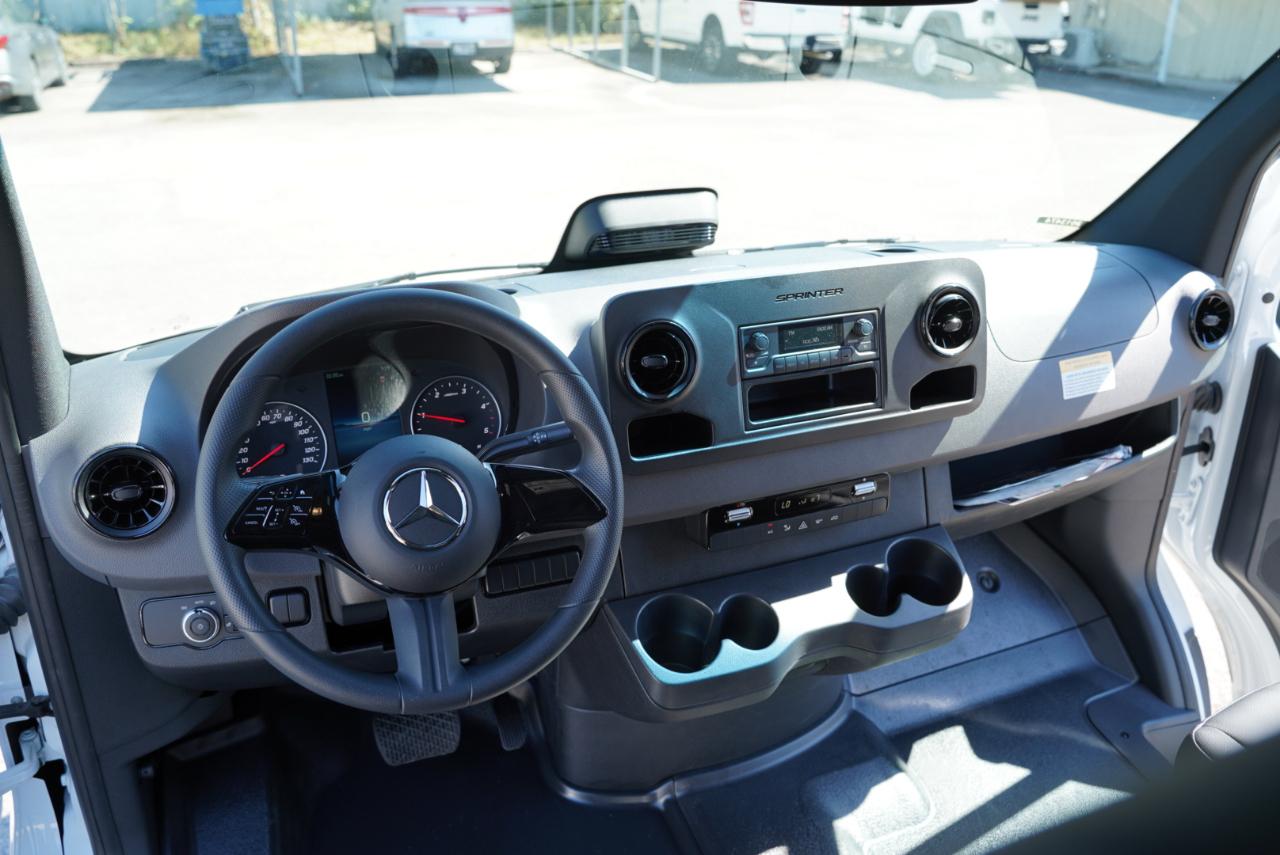 Mercedes-Benz Sprinter Cargo Van 2500 High Roof I4 Diesel 170" RWD 2025