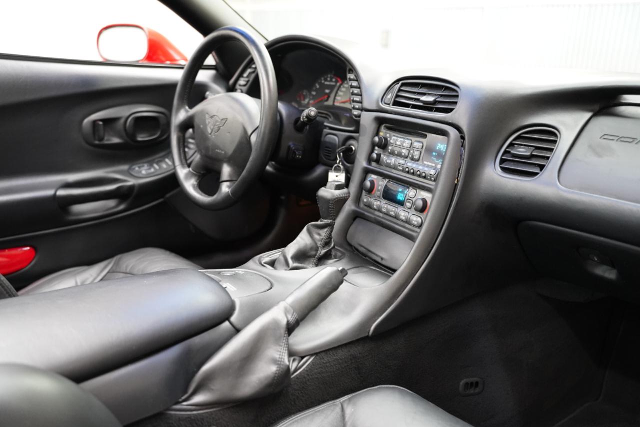 Chevrolet Corvette 2dr Cpe 2003