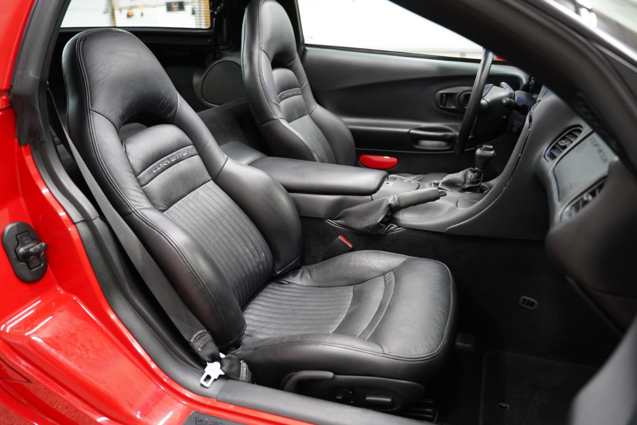 Chevrolet Corvette 2dr Cpe 2003