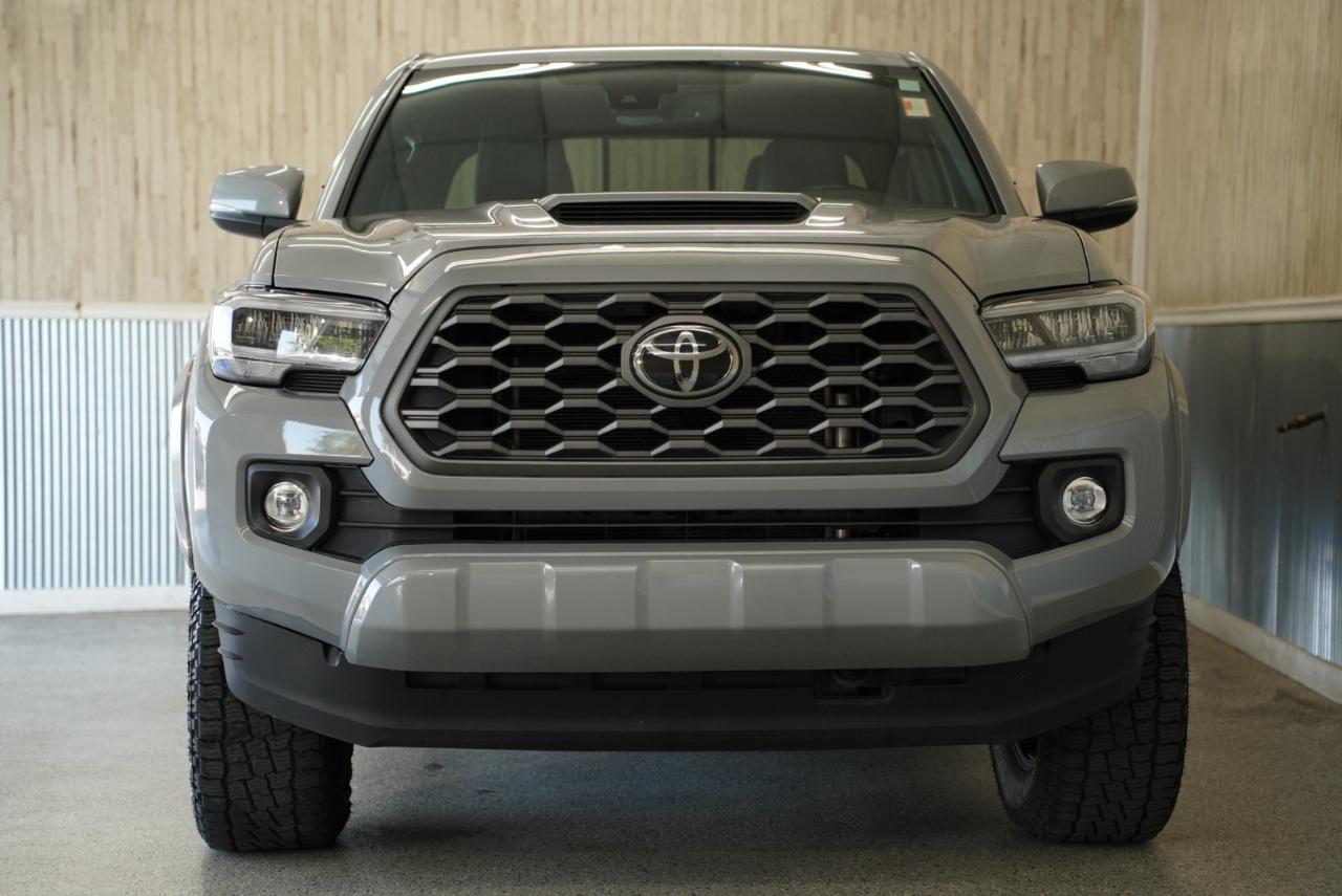 Toyota Tacoma 4WD  2021