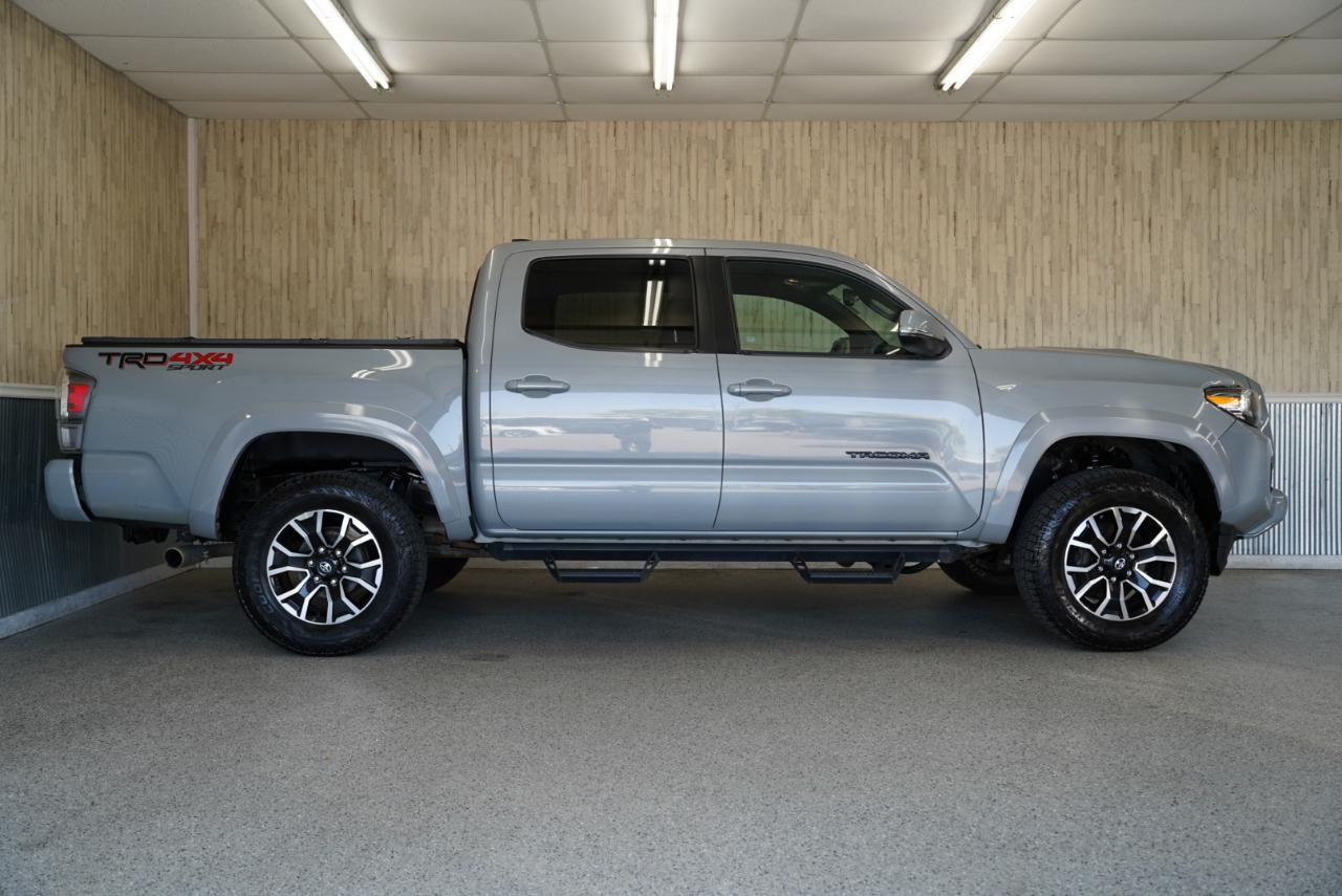 Toyota Tacoma 4WD  2021