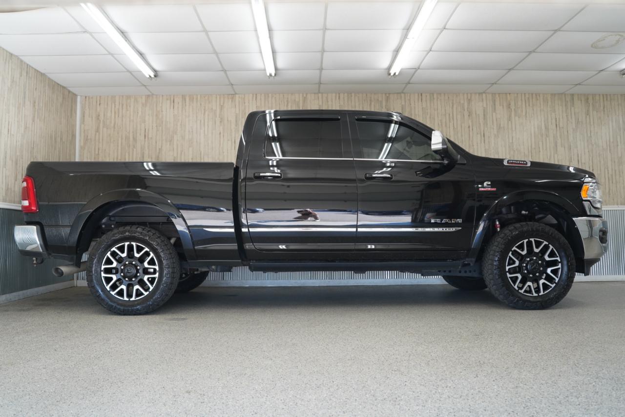 RAM 2500 Limited 4x4 Crew Cab 6'4" Box 2022