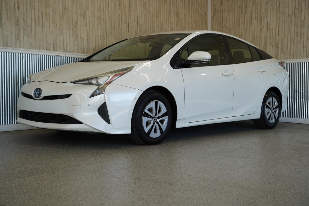 Toyota Prius Three Touring (Natl) 2017