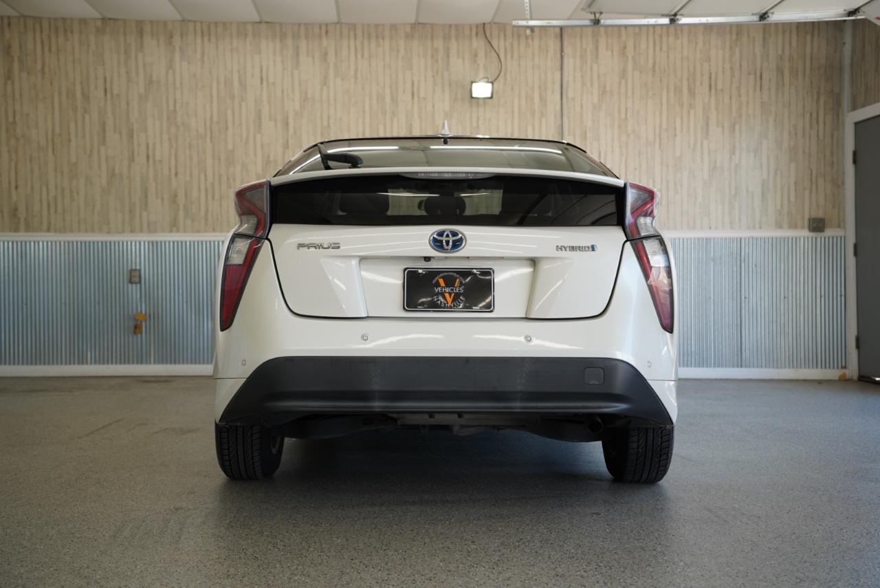 Toyota Prius Three Touring (Natl) 2017