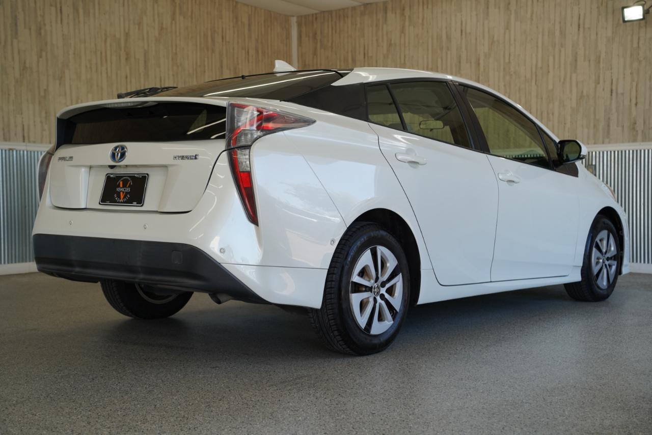 Toyota Prius Three Touring (Natl) 2017
