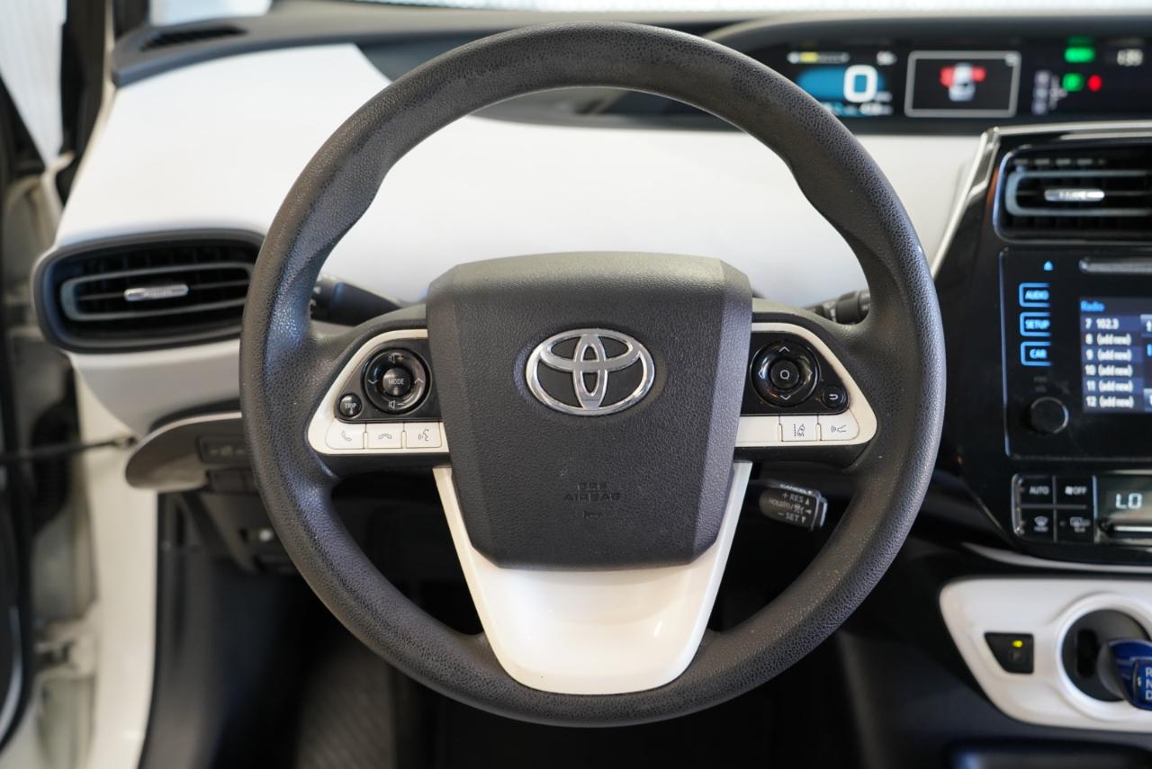 Toyota Prius Three Touring (Natl) 2017