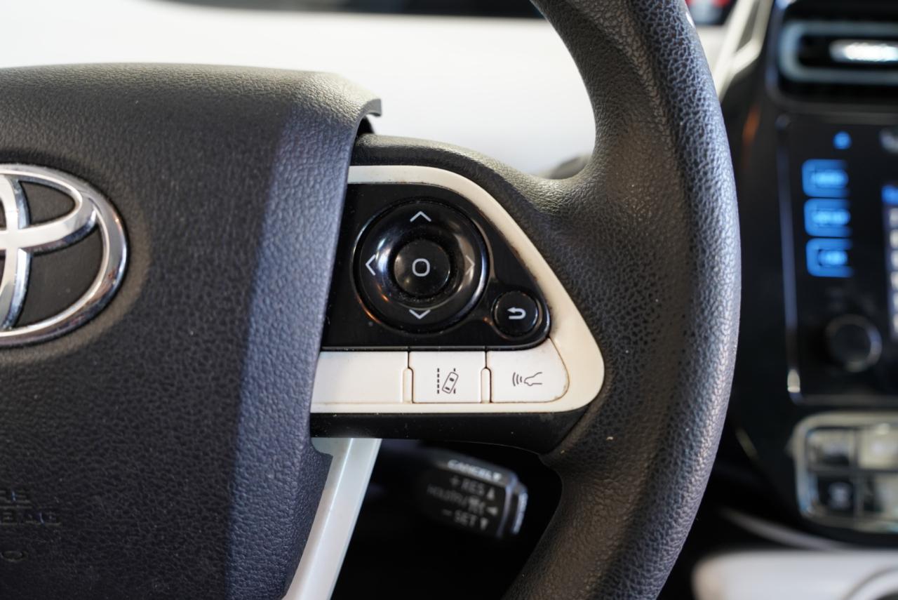 Toyota Prius Three Touring (Natl) 2017