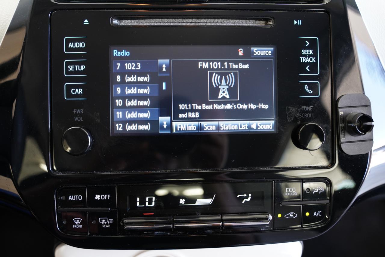 Toyota Prius Three Touring (Natl) 2017