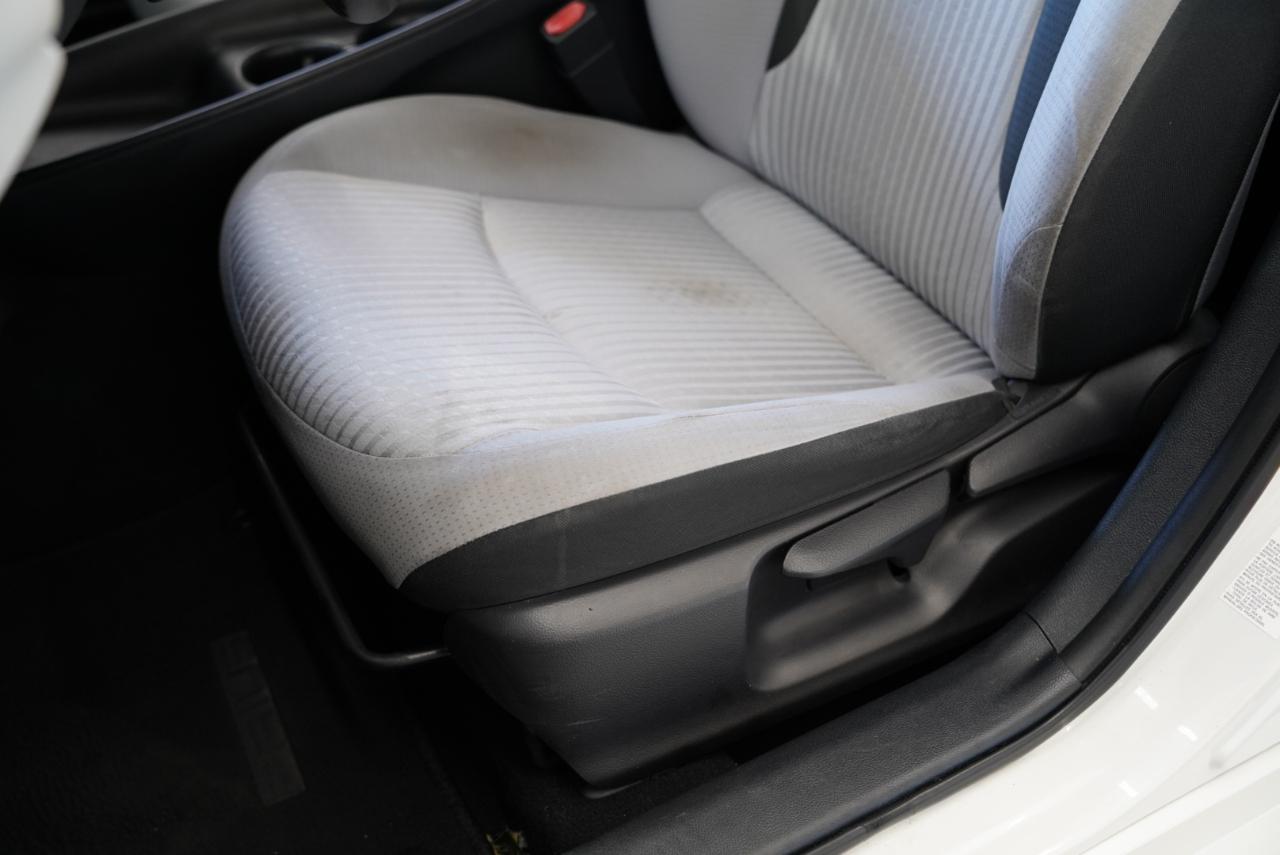Toyota Prius Three Touring (Natl) 2017