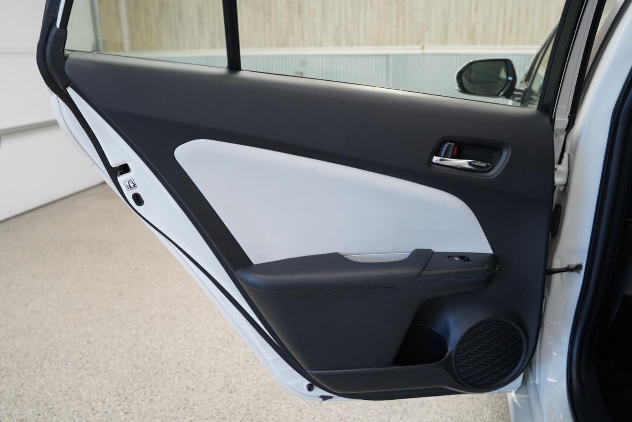 Toyota Prius Three Touring (Natl) 2017
