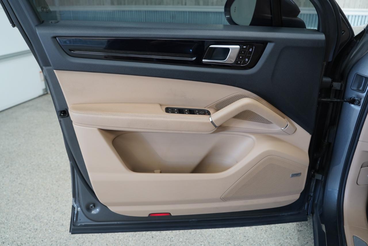 Porsche Cayenne AWD 2019